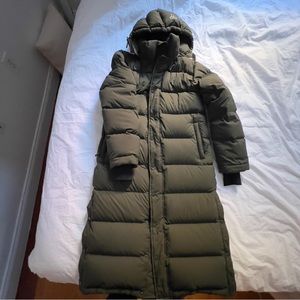 Aritzia Super Puff Long